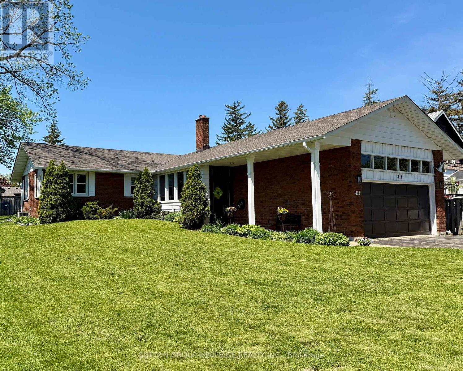 Detached at 414 CENTRE STREET N, Whitby (Downtown Whitby)
