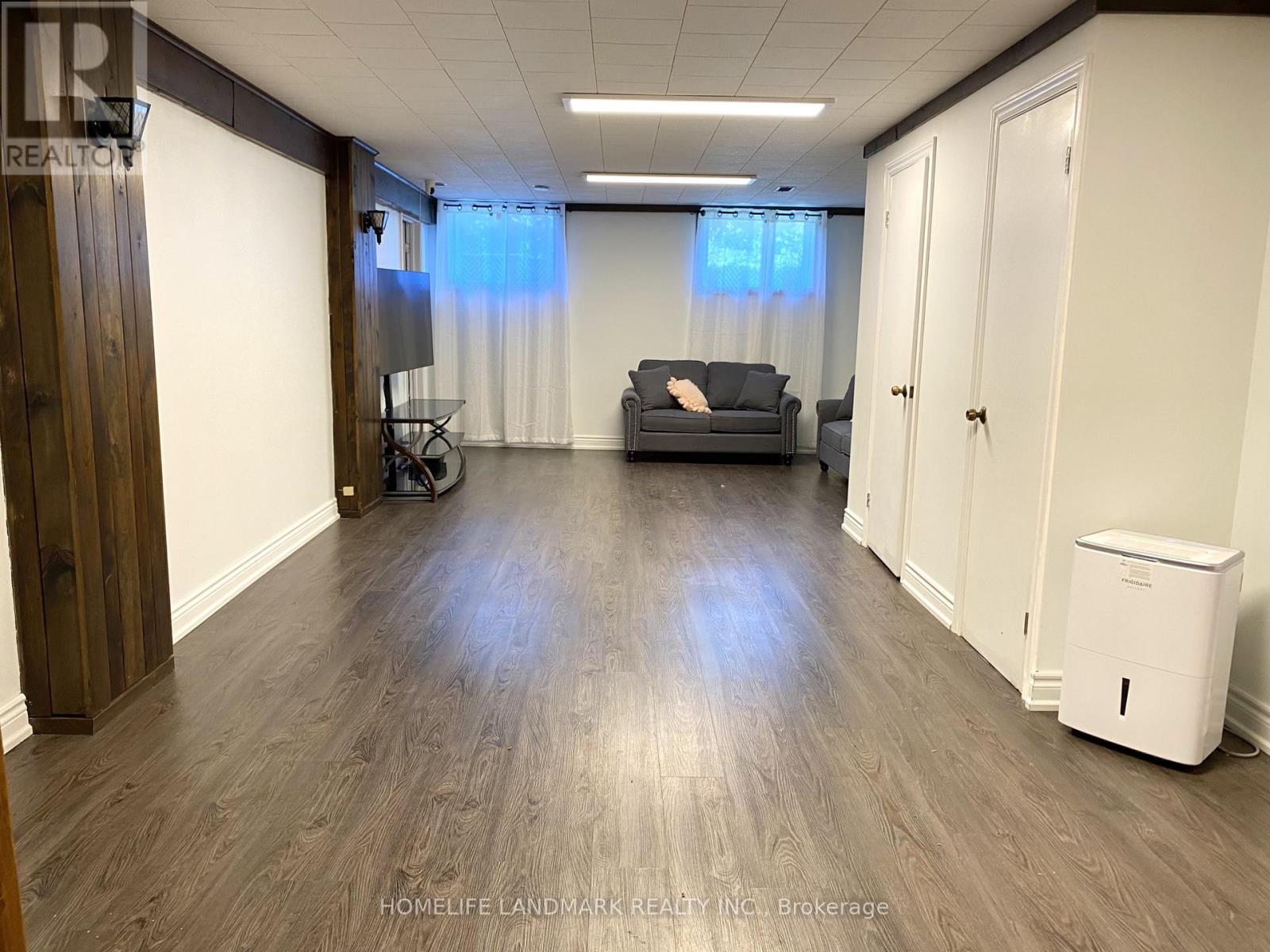 Detached at 59 ELIZABETH CRESCENT S, Whitby