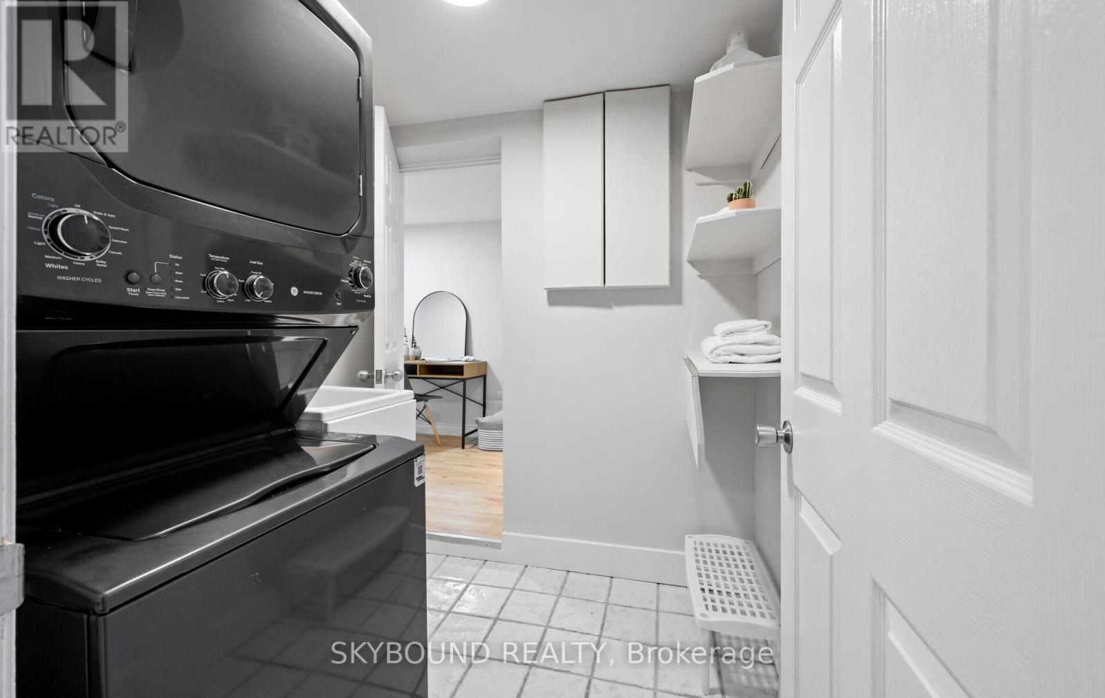 Semi-Detached/Link at 326 KENILWORTH AVENUE, Toronto