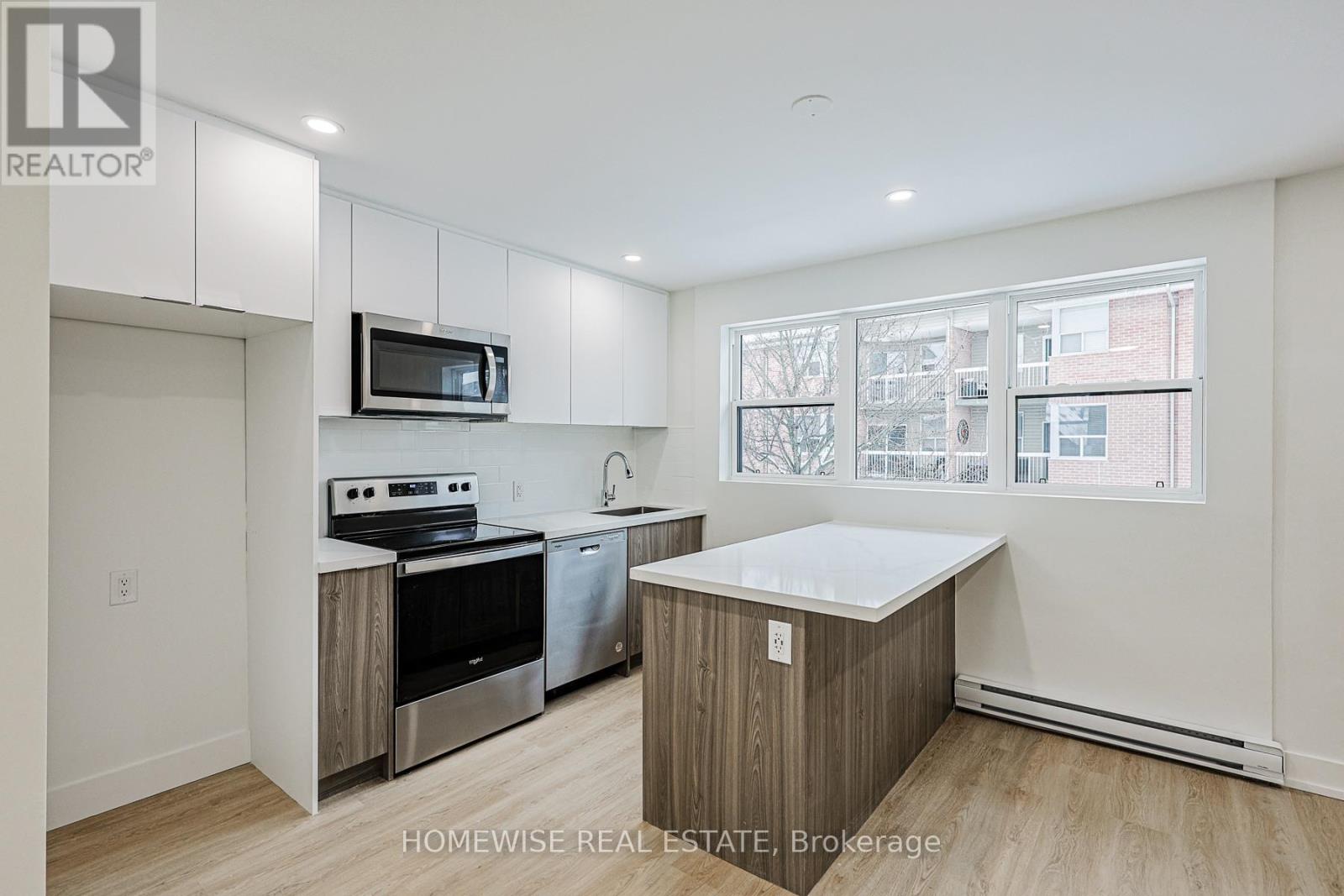 Townhouse at 10B - 100 LIBERTY STREET N, Clarington (Bowmanville)