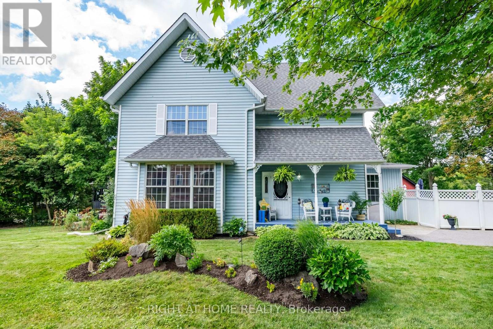Detached at 700 MYRTLE ROAD W, Whitby