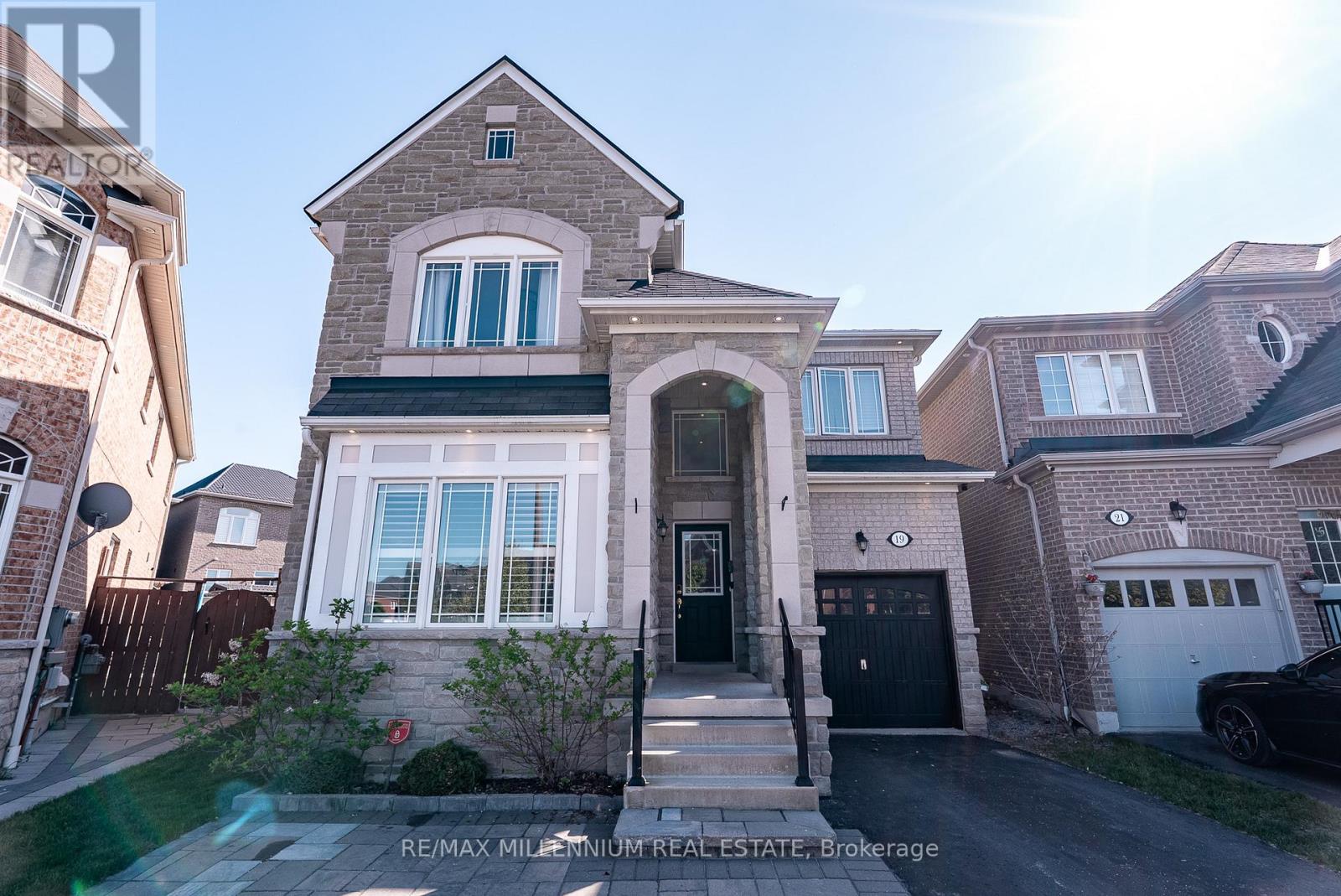 Detached at 19 BELLOTTI CRESCENT, Ajax