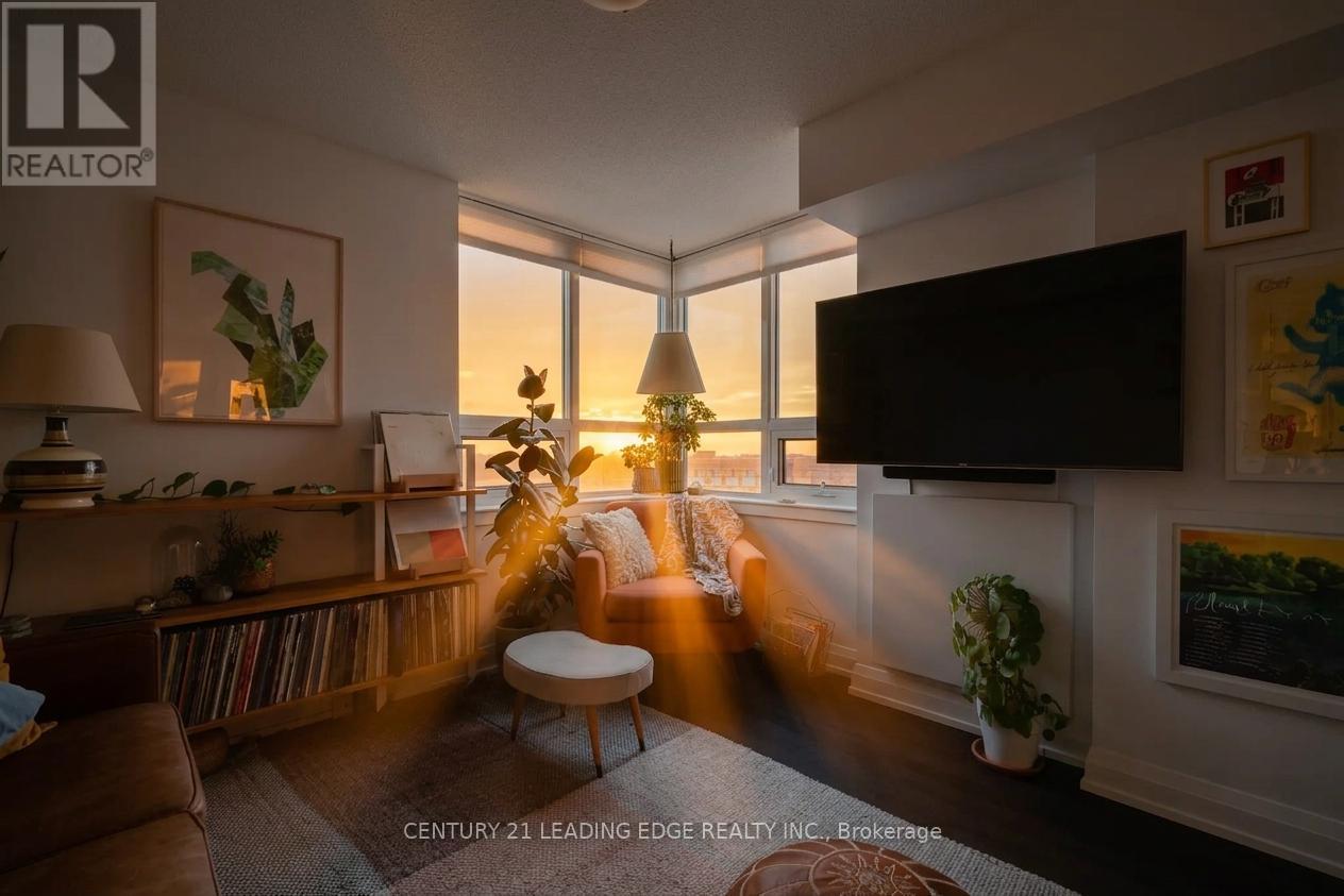 Apartment at 611 - 3520 DANFORTH AVENUE, Toronto (Oakridge)