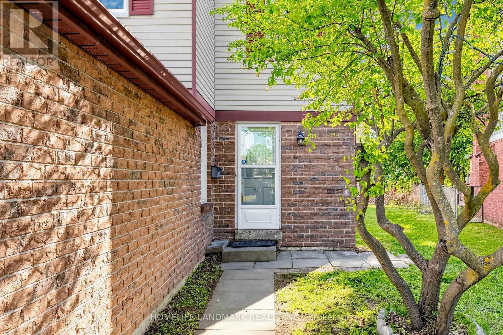 Detached at 37 TREETOPS COURT, Toronto