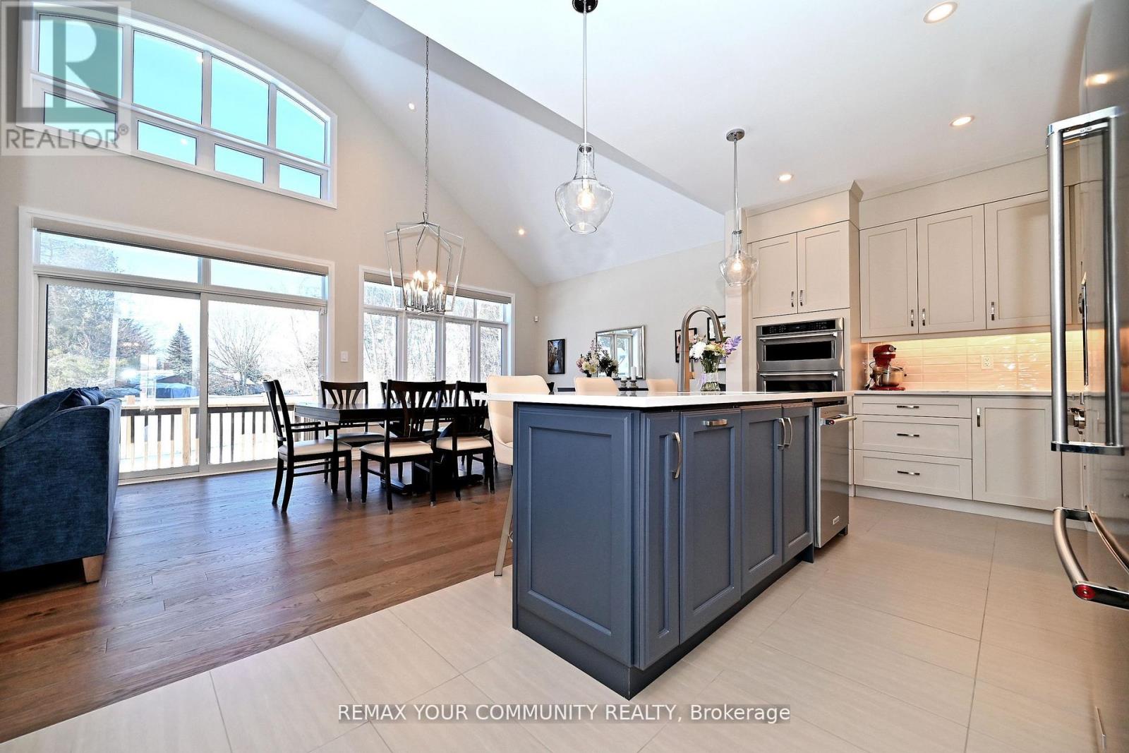 Detached at 10 HOLTBY COURT, Scugog
