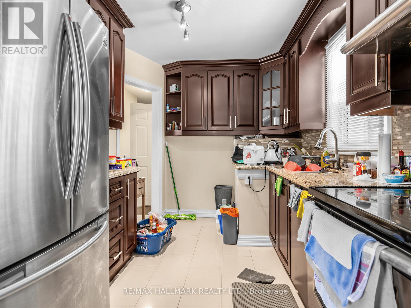 Detached at 34 GREYLAWN CRESCENT, Toronto