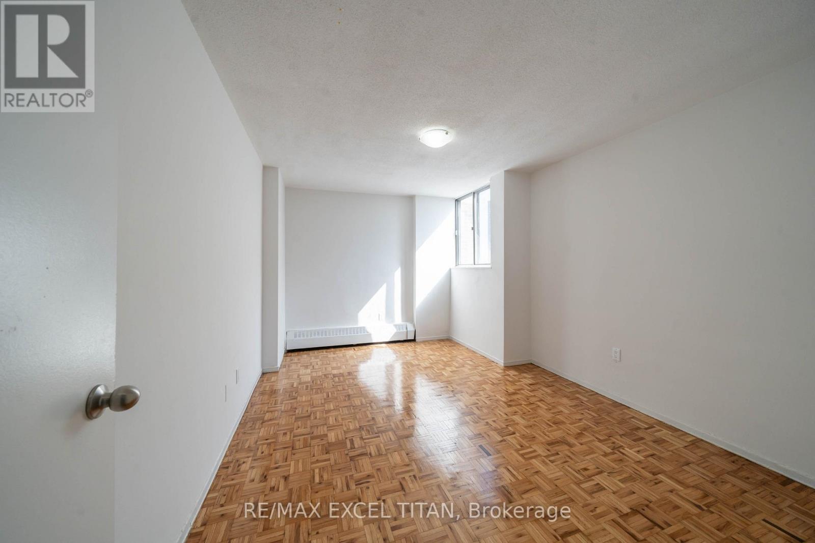 Apartment at 914 - 5 GLAMORGAN AVENUE, Toronto