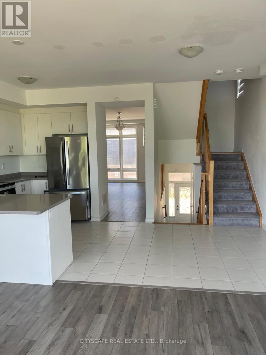 Townhouse at 801 HEATHROW PATH, Oshawa