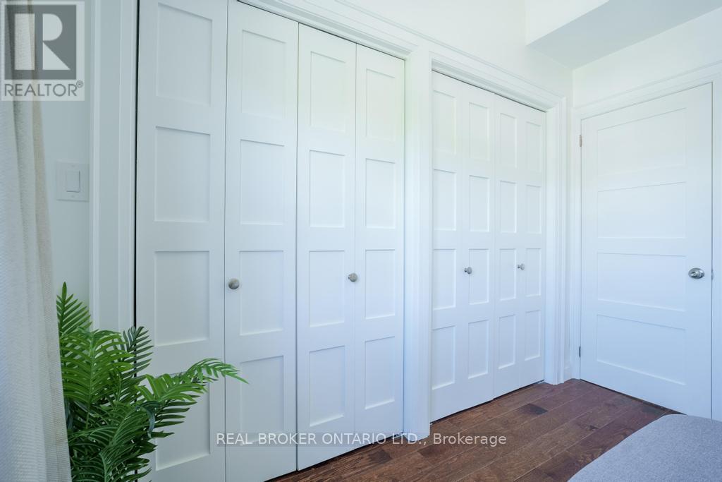 Detached at 5 HEYWORTH CRESCENT S, Toronto
