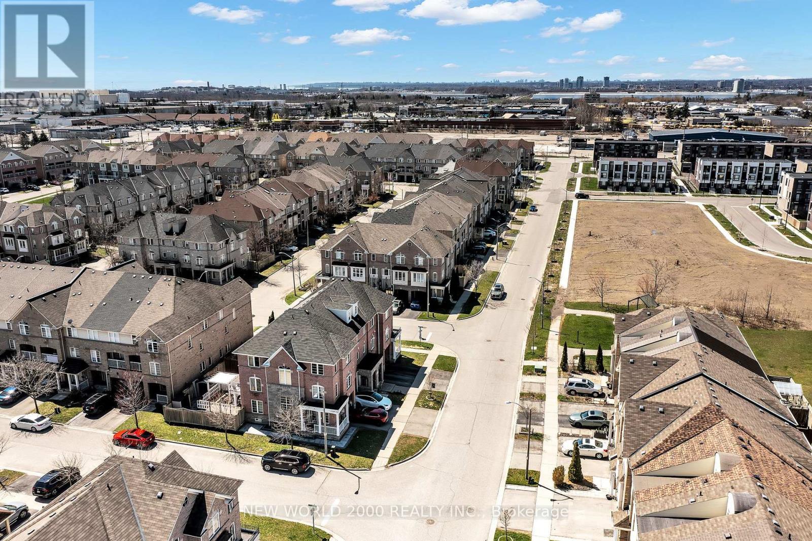 Townhouse at 27 STONEWOOD STREET, Ajax (South West)