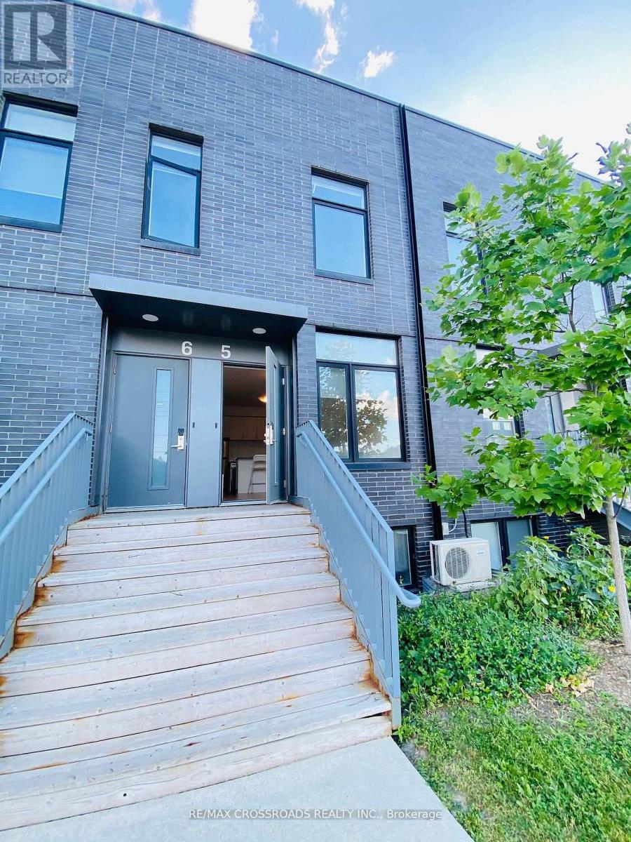 Townhouse at 5 - 1720 SIMCOE STREET N, Oshawa