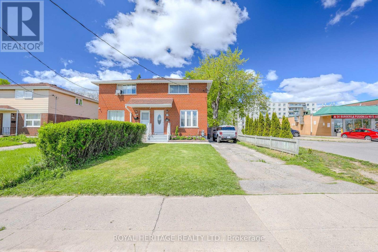 Semi-Detached/Link at 1092 CEDAR STREET, Oshawa