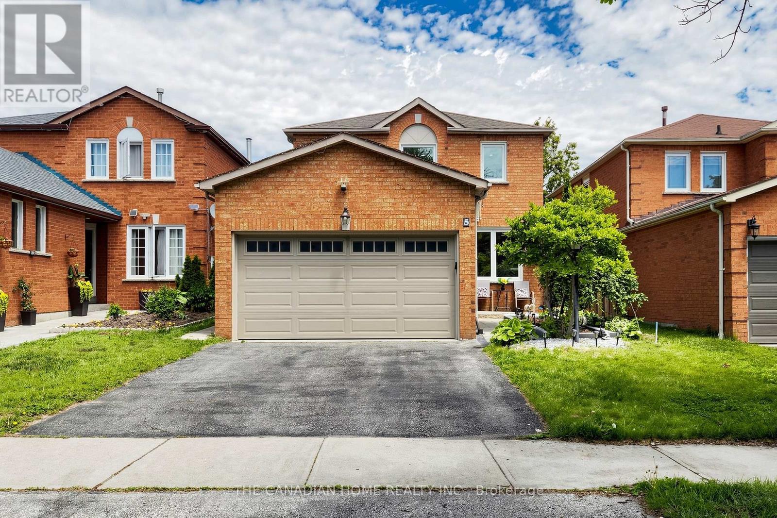 Detached at 5 WOODSTONE PLACE, Whitby (Pringle Creek)