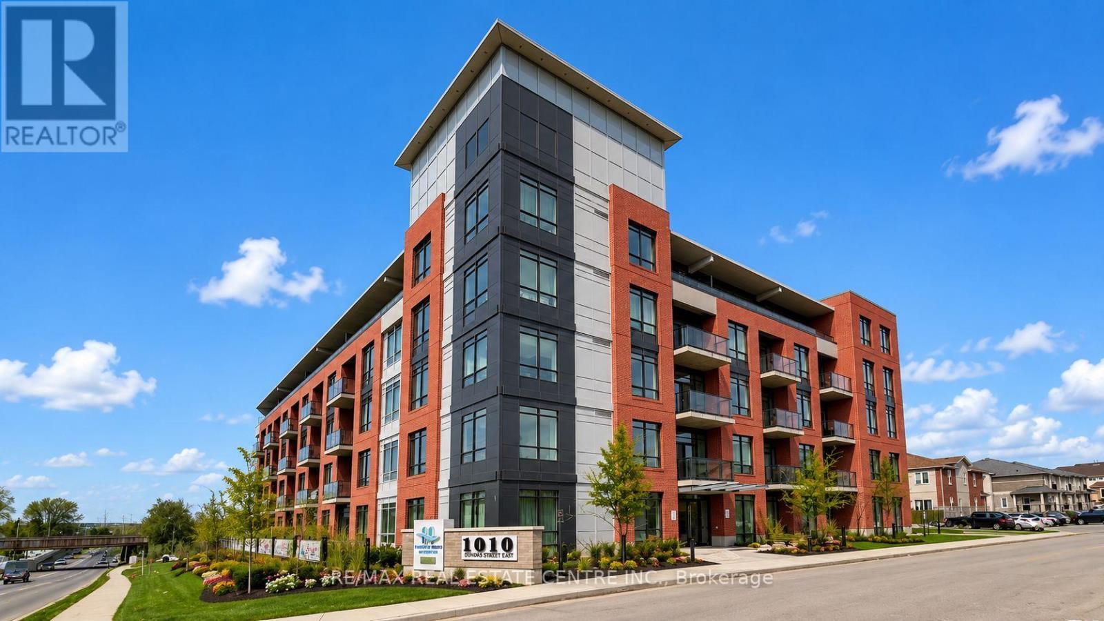 Apartment at PH17 - 1010 DUNDAS STREET E, Whitby
