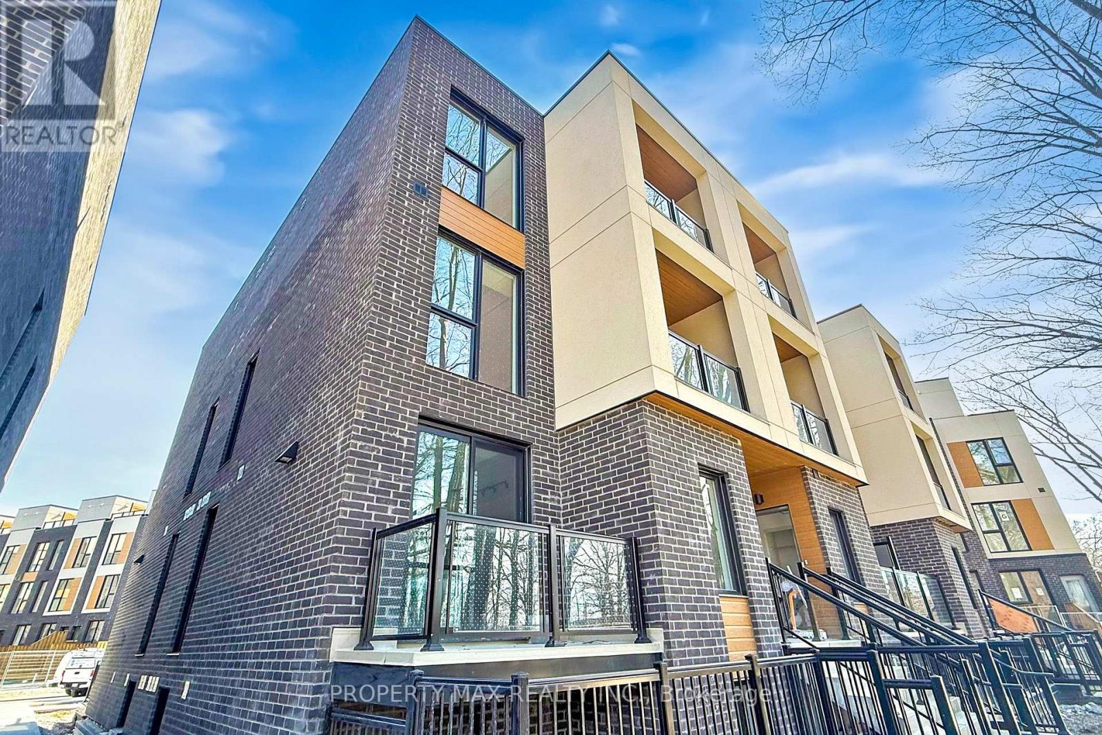 Townhouse at 9 - 170 CLONMORE DRIVE, Toronto