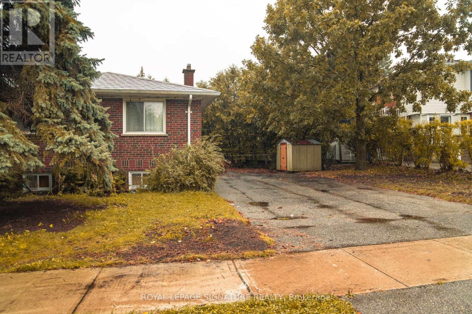 Detached at 2 BRANTWOOD DRIVE, Toronto