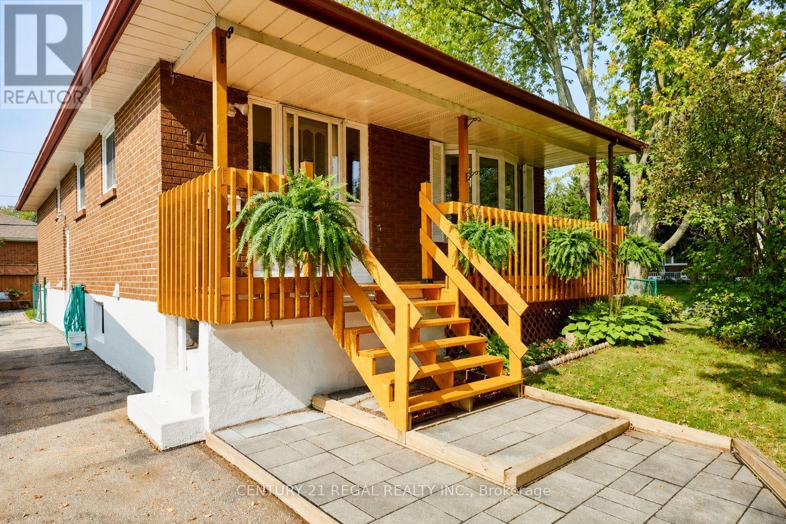 Detached at 145 CLEMENTS ROAD E, Ajax