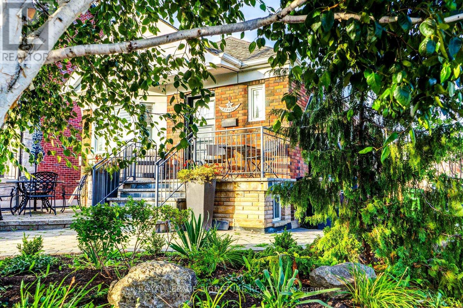 Detached at MAIN FL - 33 ATHLONE ROAD, Toronto