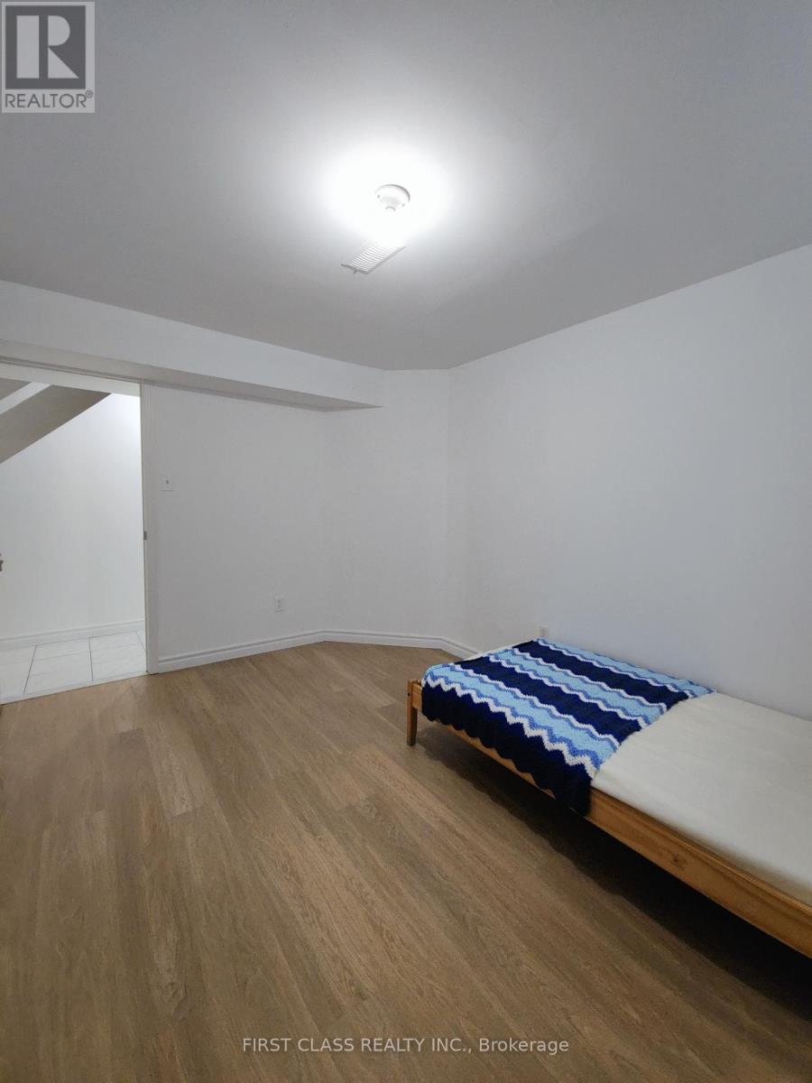 Detached at 27 MACKLINGATE COURT, Toronto