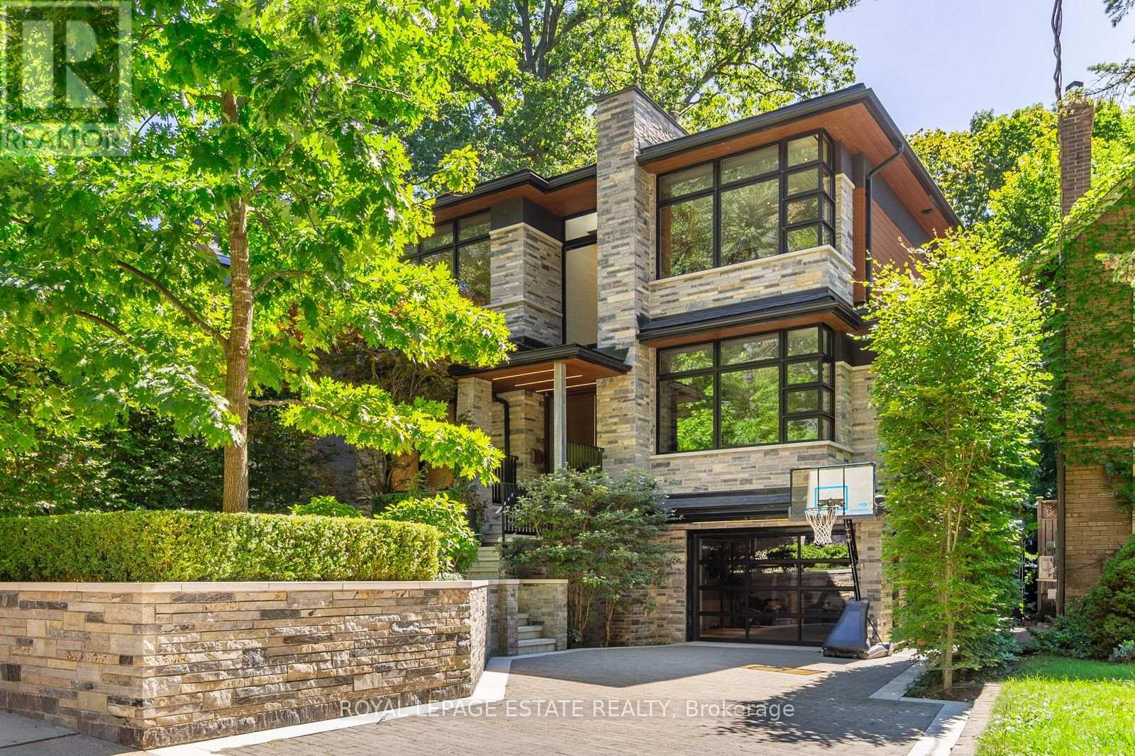 Detached at 11 PINE CRESCENT, Toronto (The Beaches)