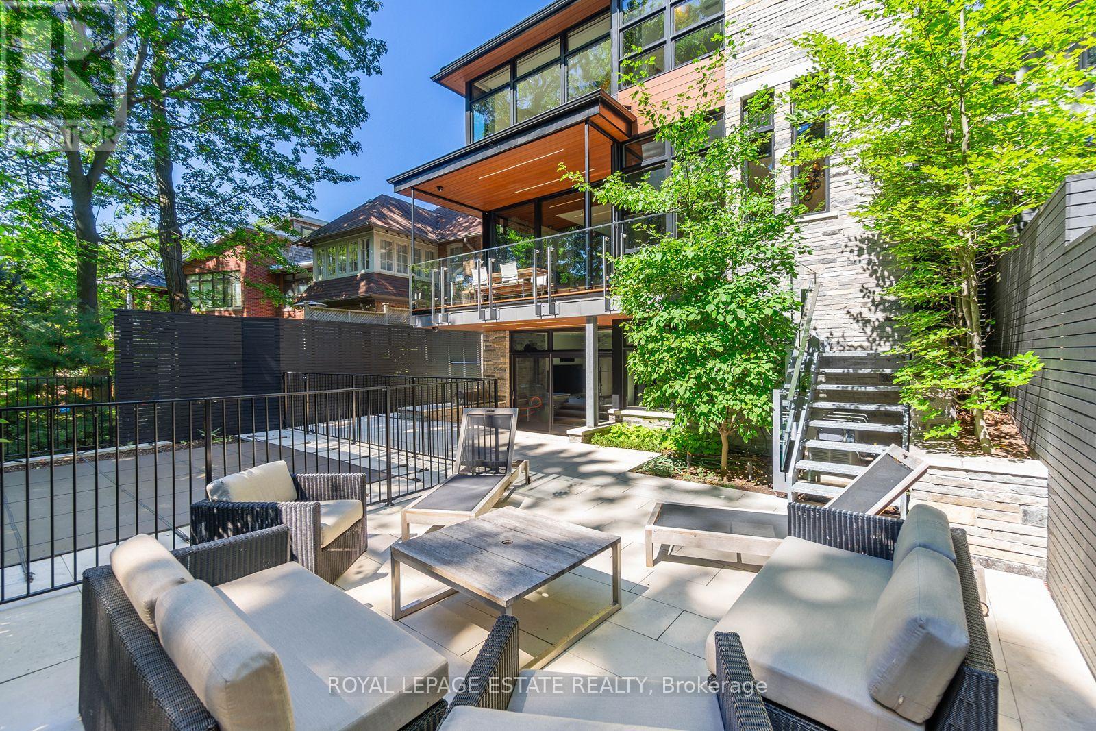 Detached at 11 PINE CRESCENT, Toronto