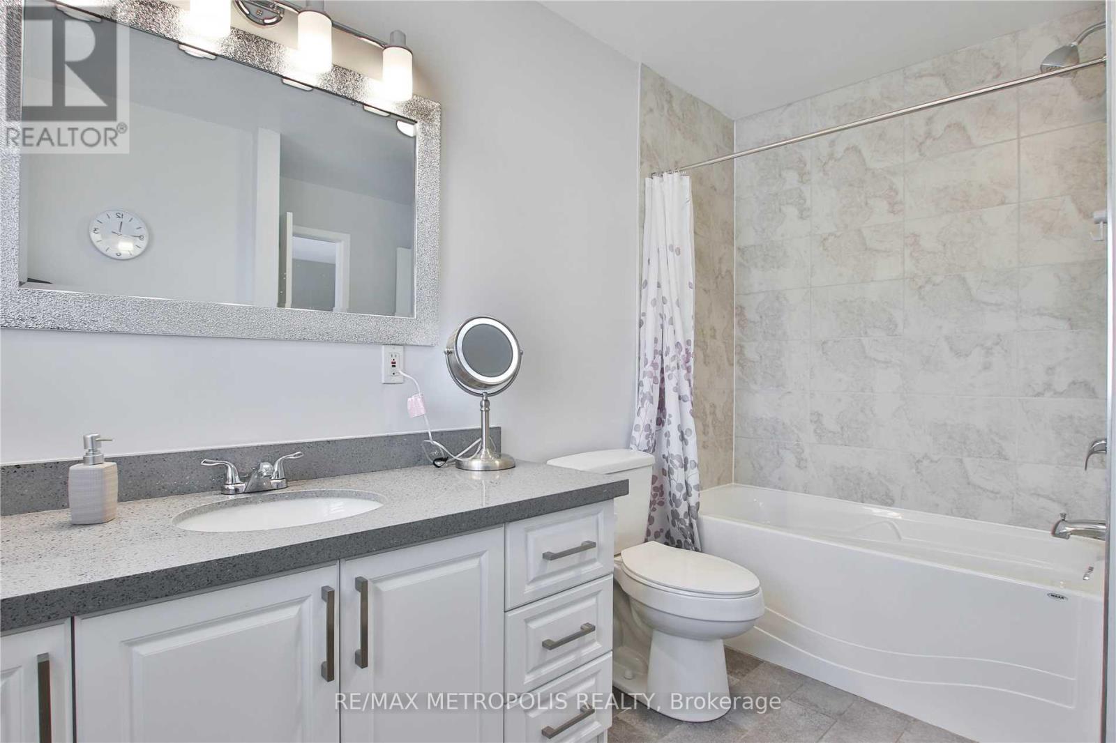 Townhouse at 1 - 17 CLOVER RIDGE DRIVE W, Ajax