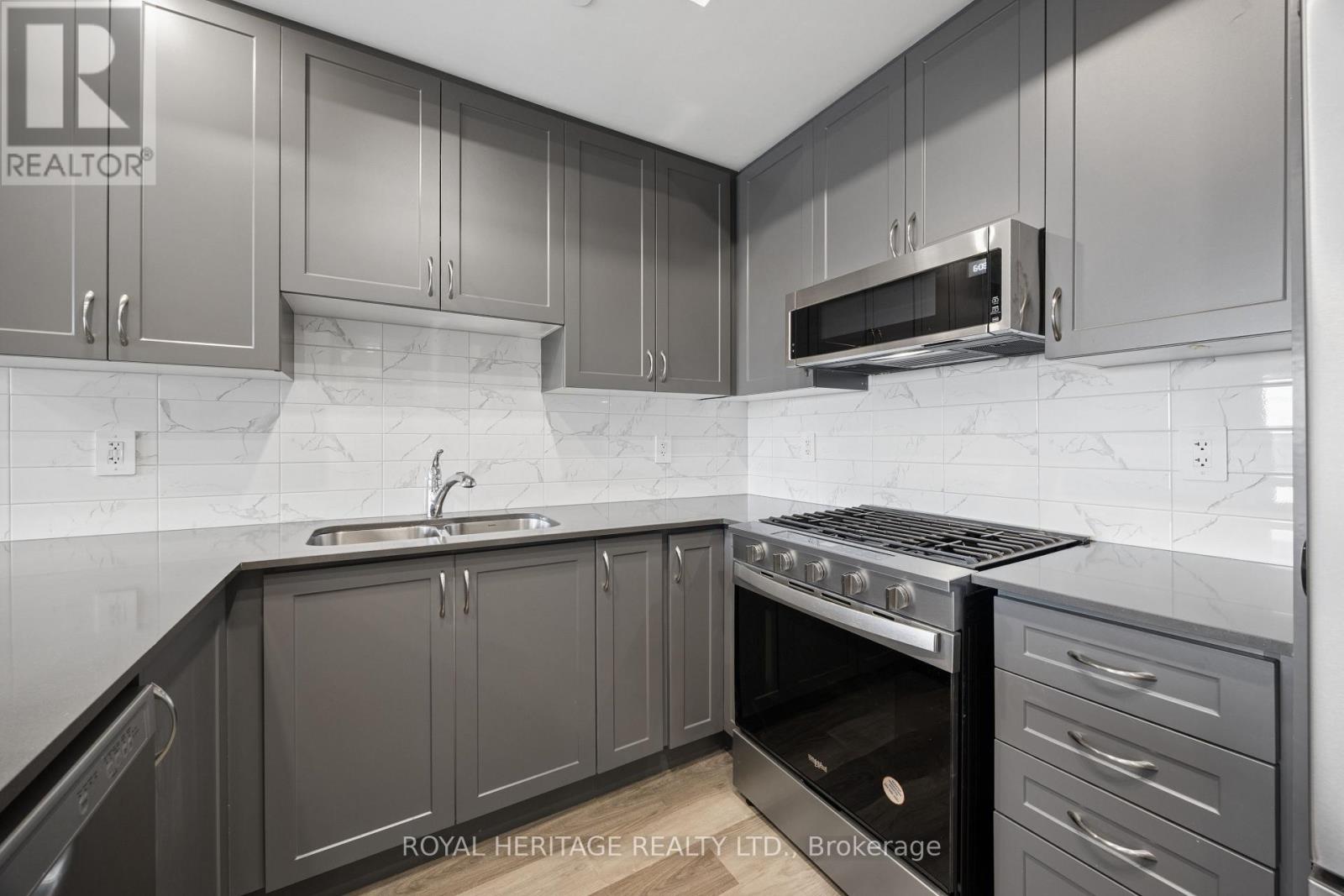 Townhouse at 206 - 1695 DERSAN STREET, Pickering