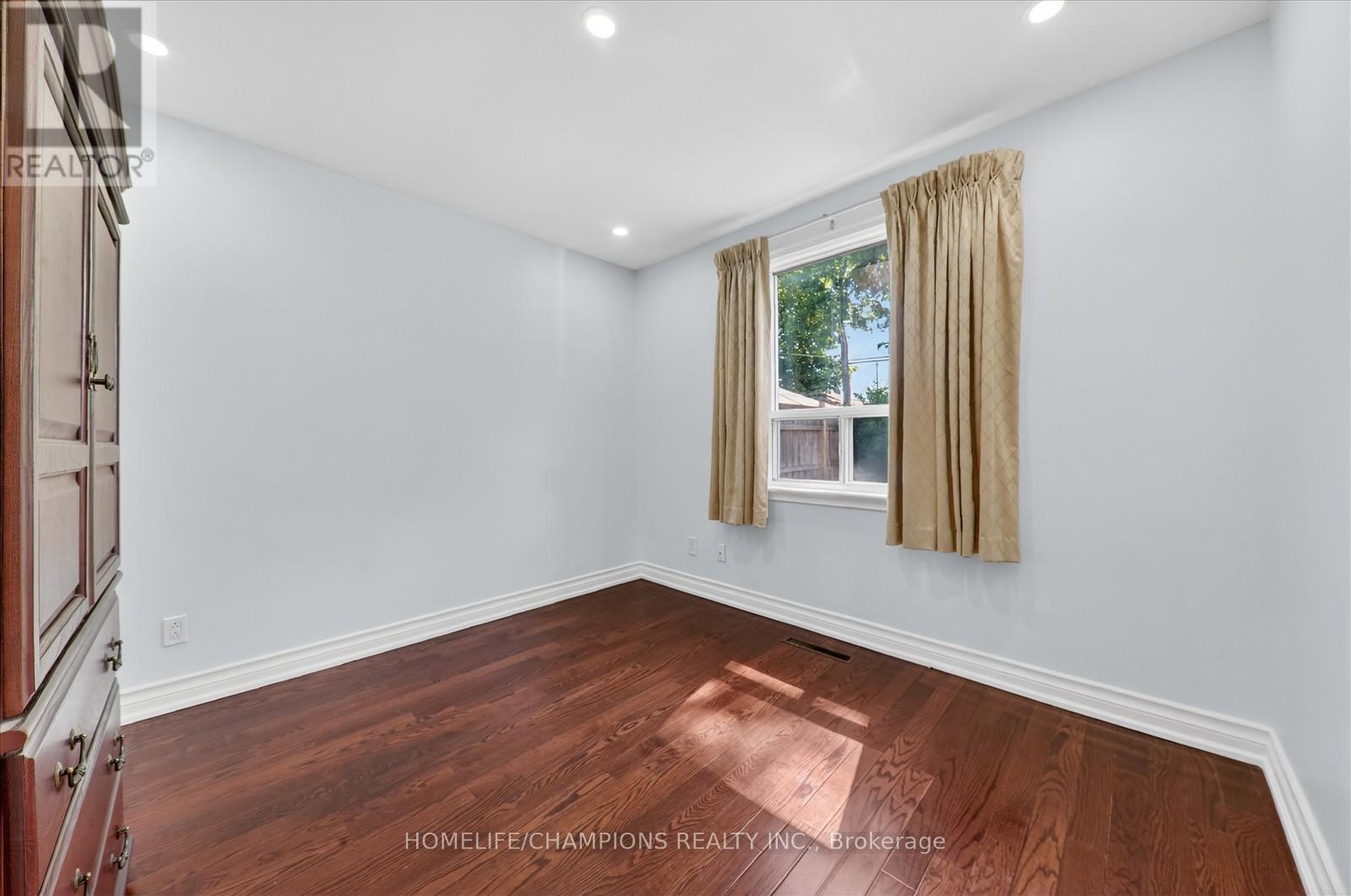 Detached at 18 BERGEN ROAD, Toronto