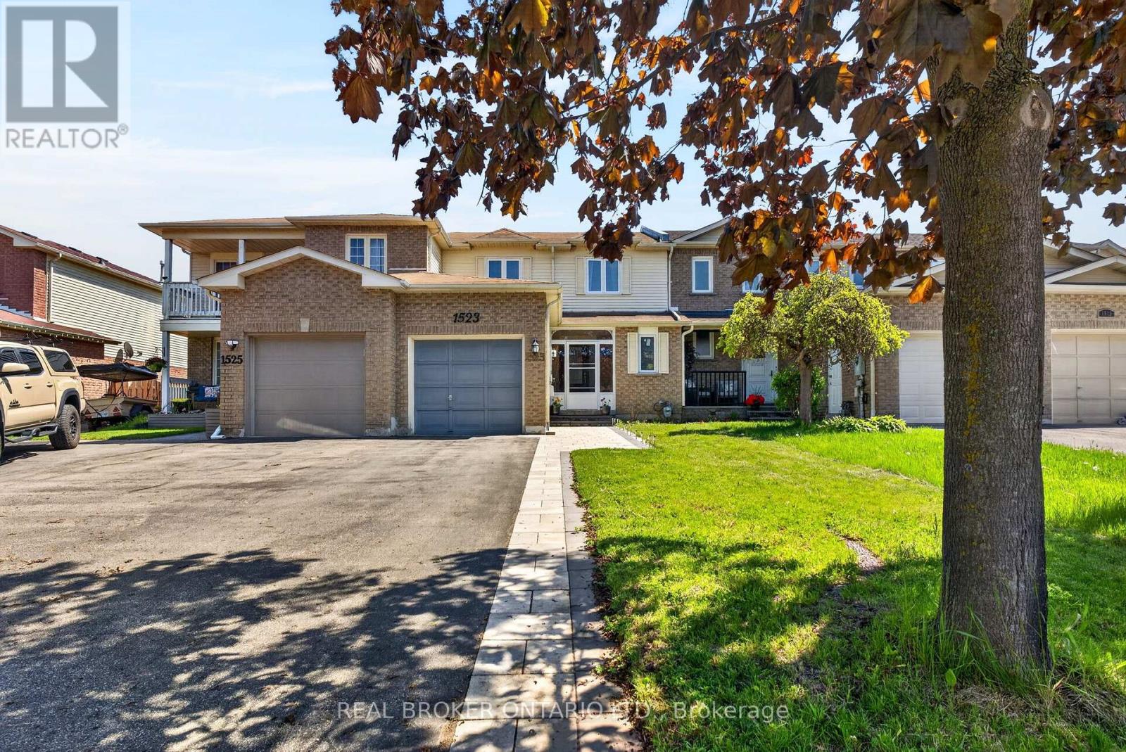 Townhouse at 1523 BENTLEY LANE, Pickering (Brock Ridge)
