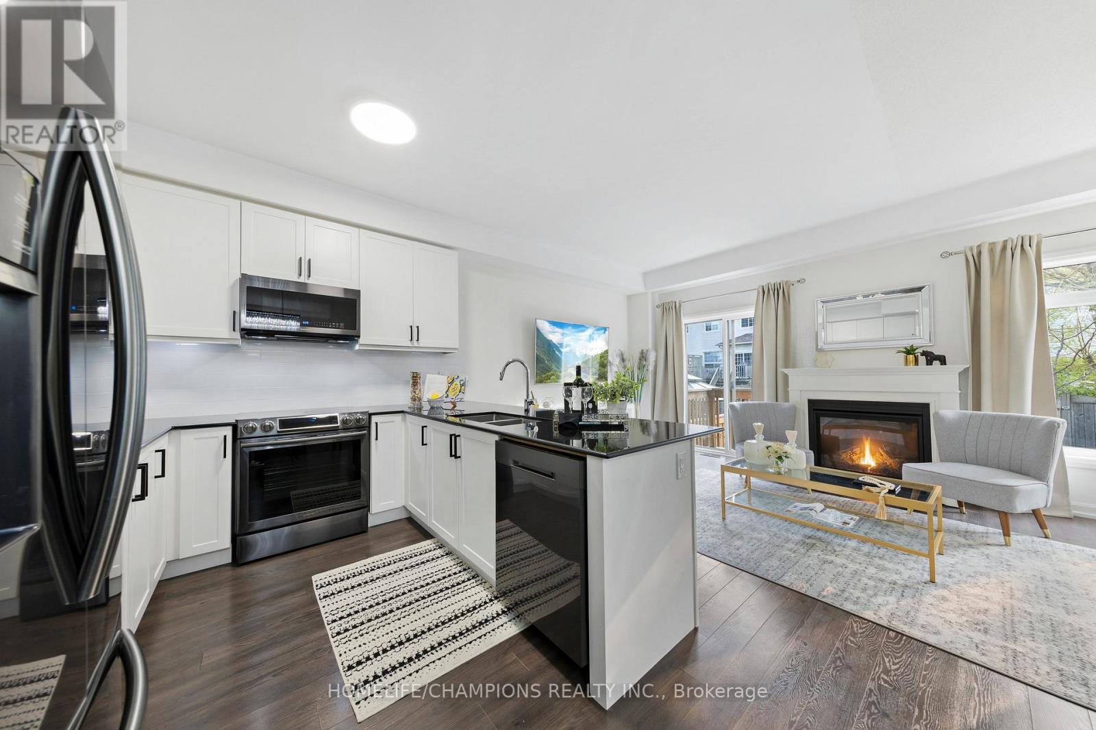 Townhouse at 38 LONGSHORE WAY, Whitby