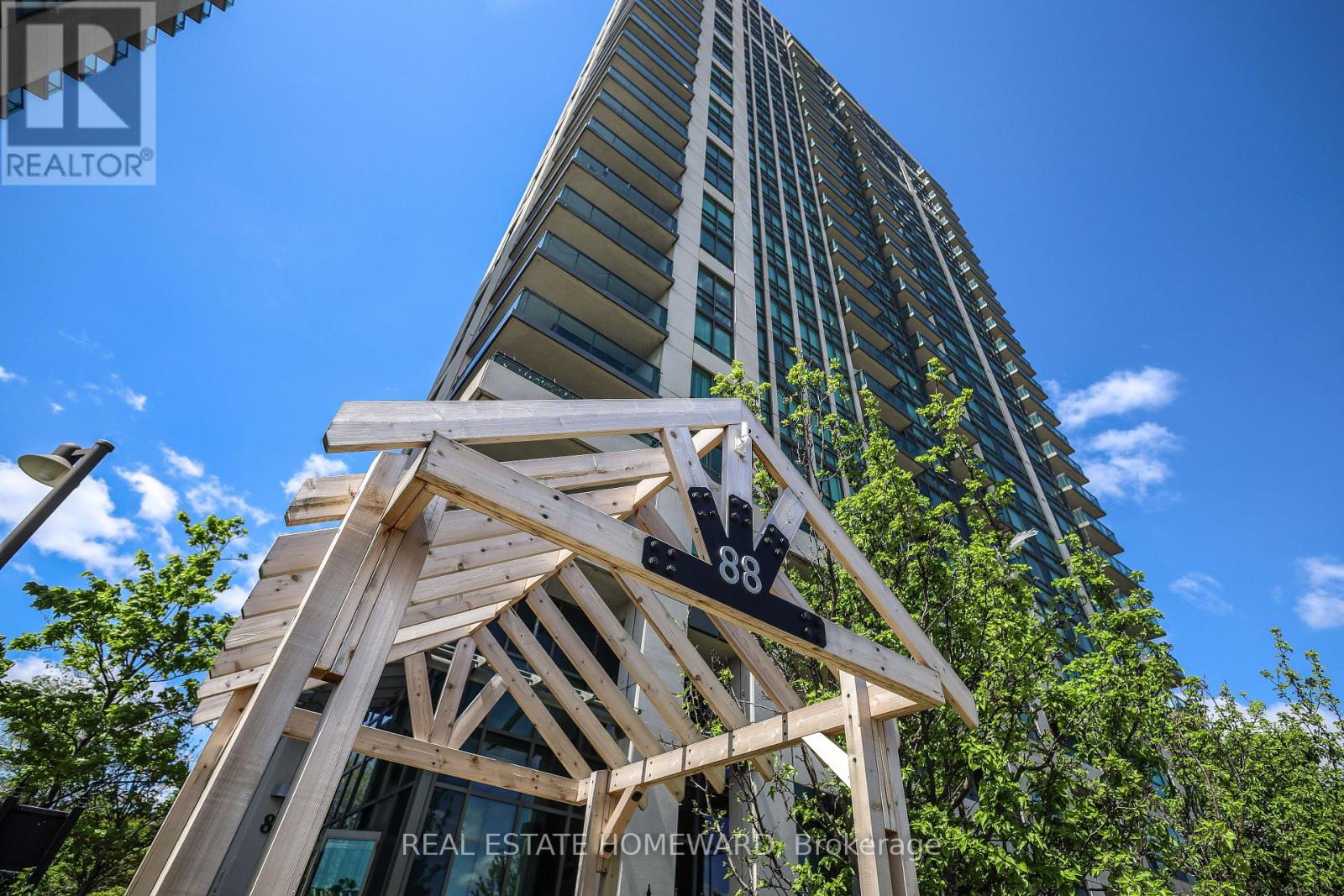 Apartment at 805 - 88 GRANGEWAY AVENUE, Toronto (Woburn)