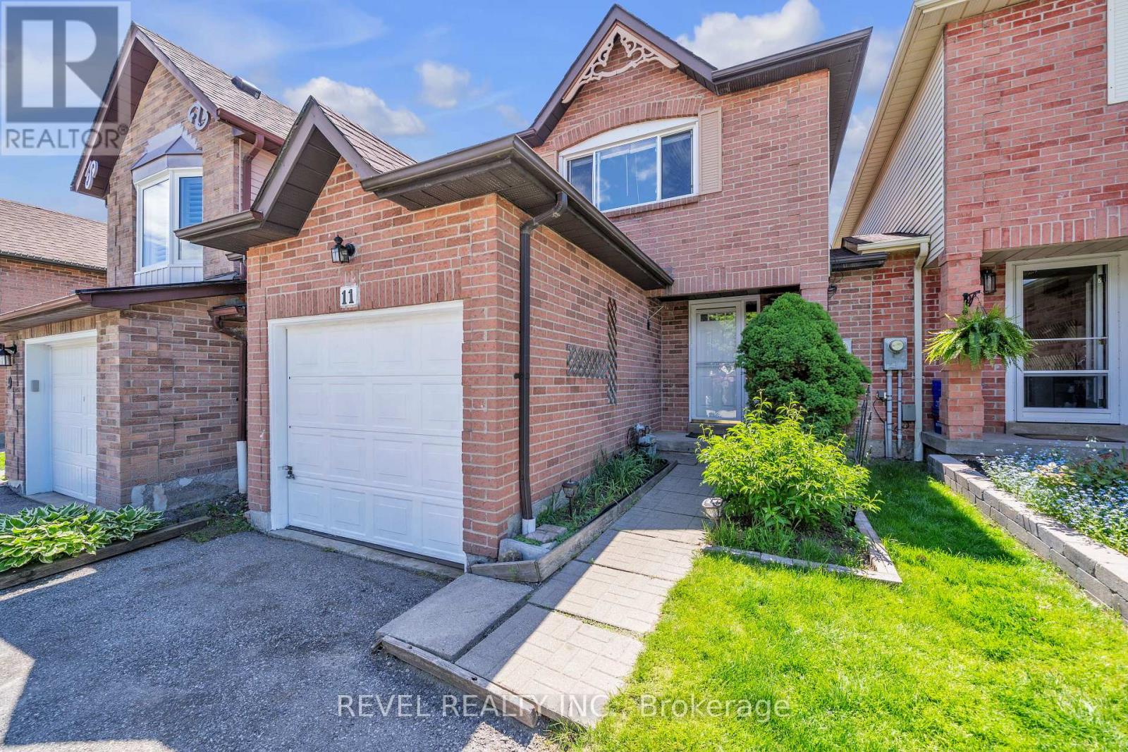 Semi-Detached/Link at 11 CARR DRIVE, Ajax (Central)