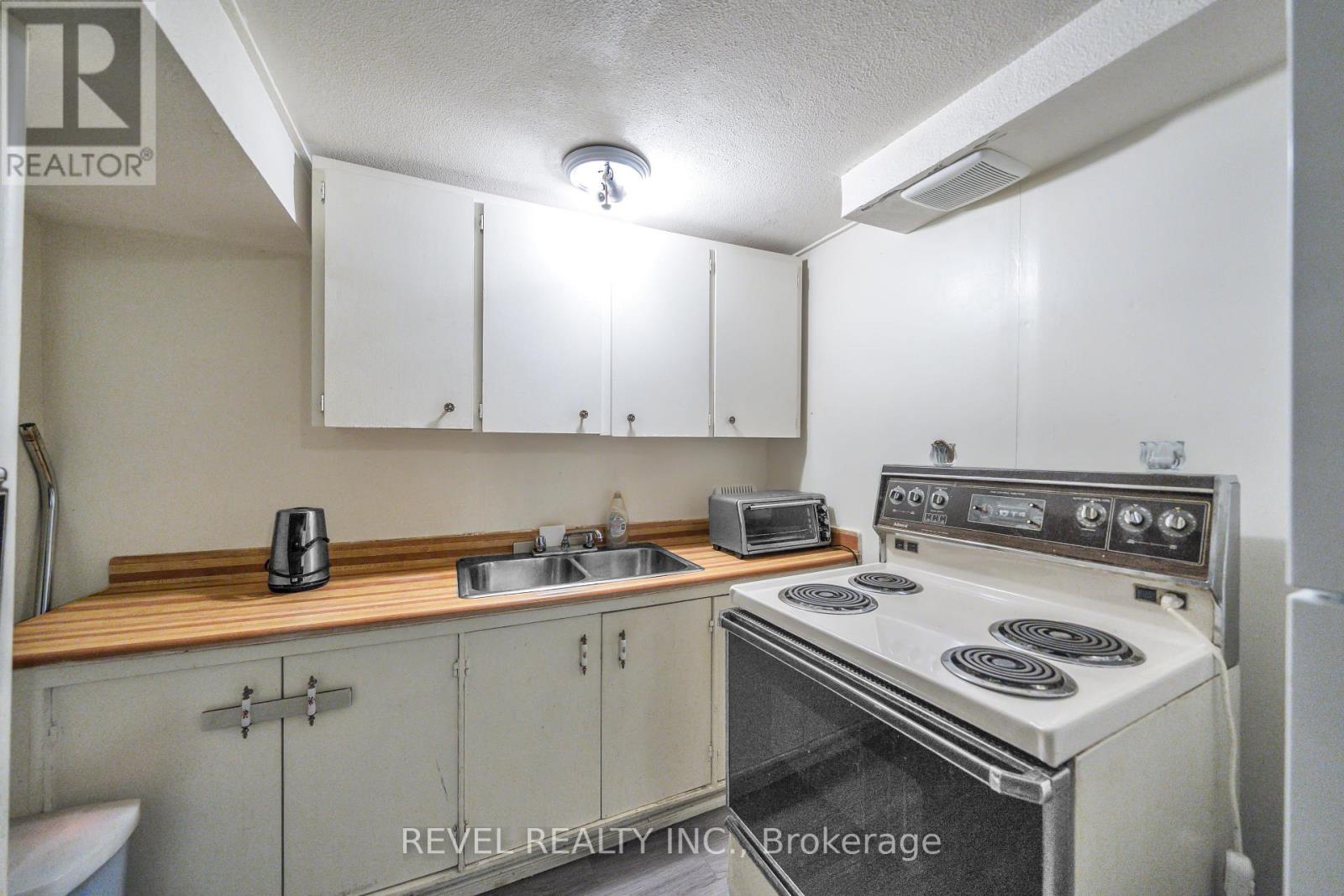 Semi-Detached/Link at 11 CARR DRIVE, Ajax