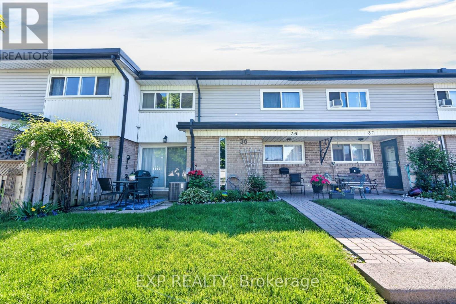 Townhouse at 36 - 925 BAYLY STREET, Pickering (West Shore)