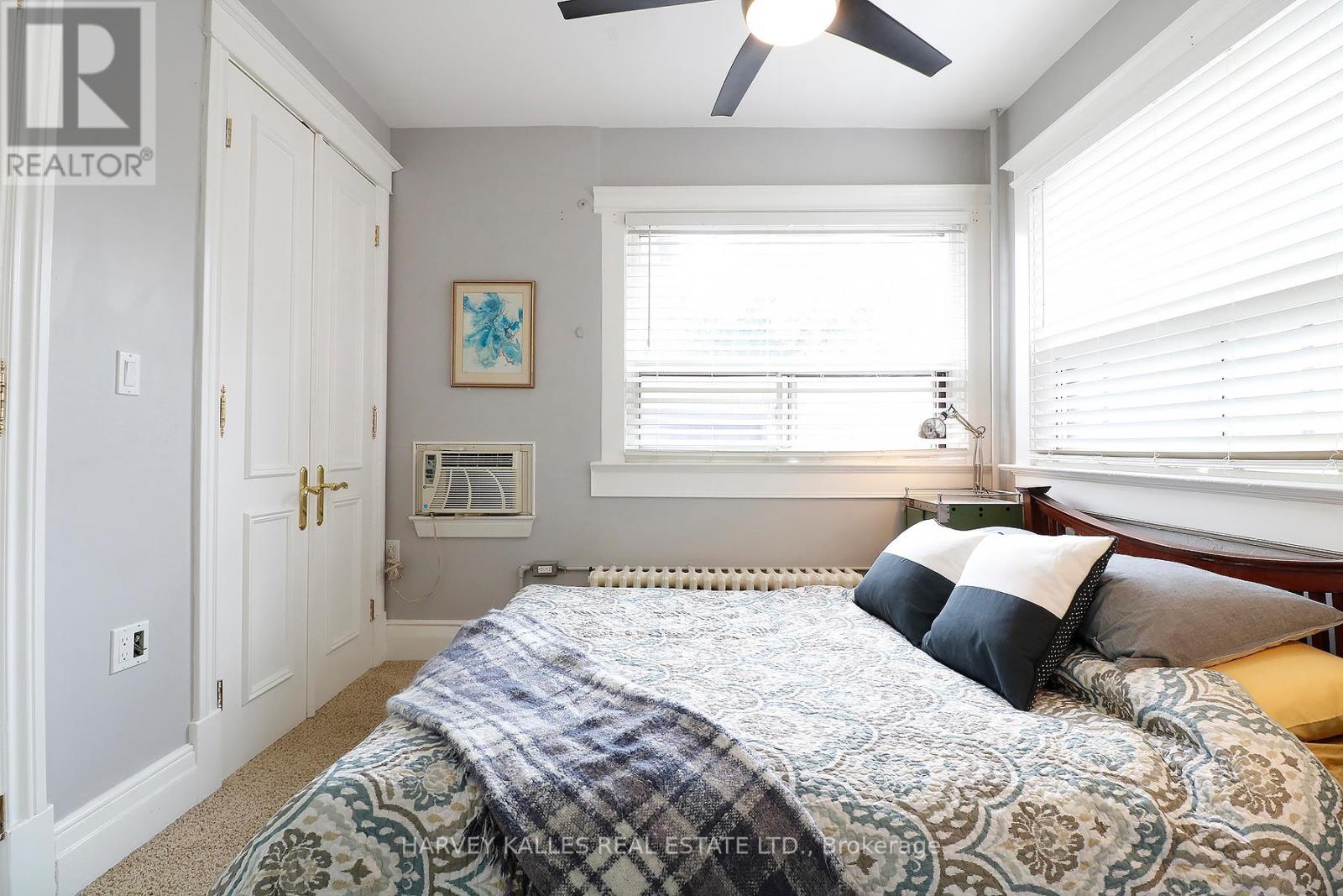 Detached at 4 - 27 HIAWATHA ROAD, Toronto