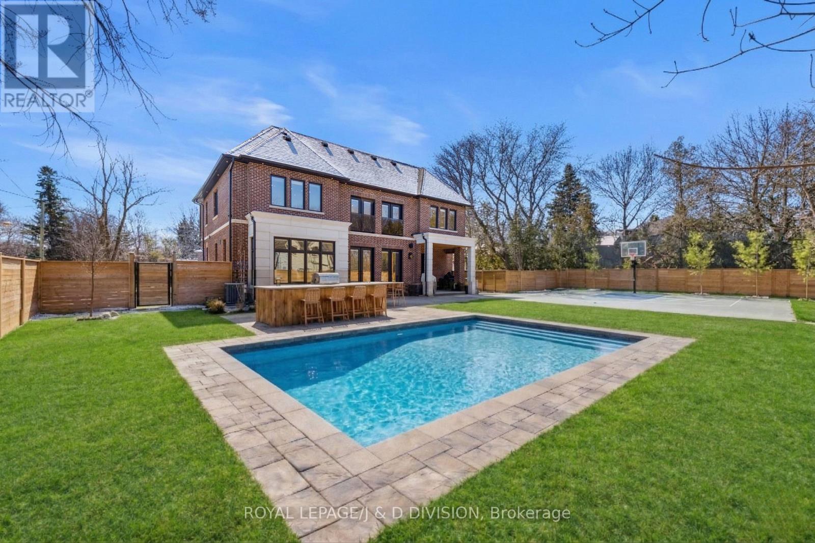 Detached at 4 PINE RIDGE DRIVE, Toronto