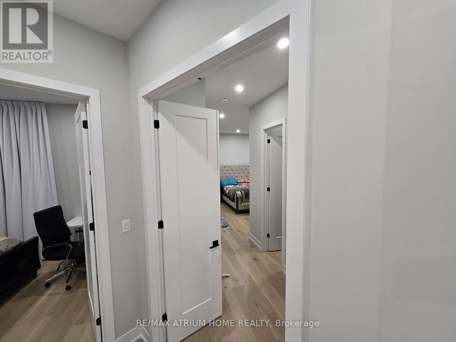 Detached at 5 NORBURY CRESCENT, Toronto