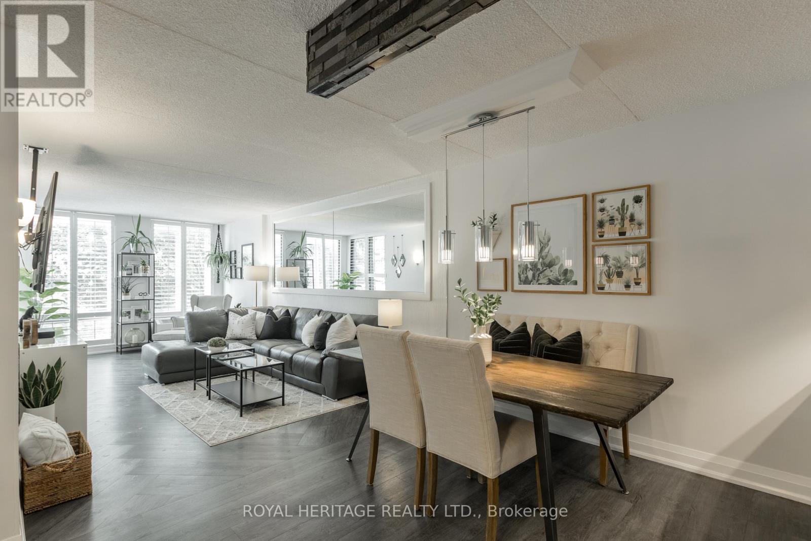 Apartment at 210 - 1535 DIEFENBAKER COURT, Pickering (Town Centre)