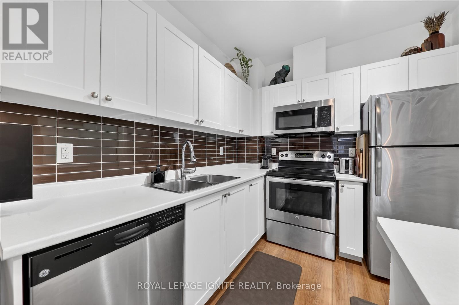 Apartment at 116 - 3560 ST CLAIR AVENUE E, Toronto