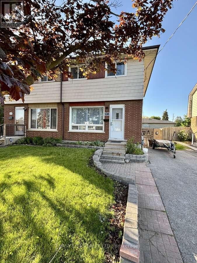Semi-Detached/Link at 138 TAUNTON ROAD W, Oshawa