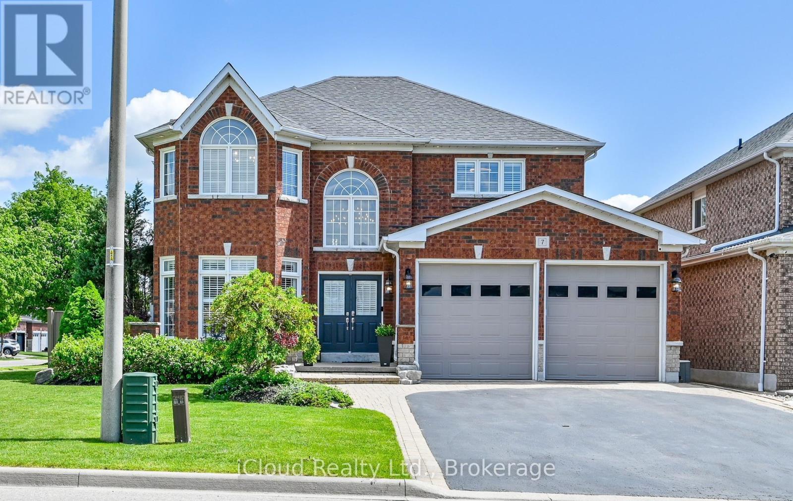 Detached at 7 GAGNON GATE, Whitby (Rolling Acres)