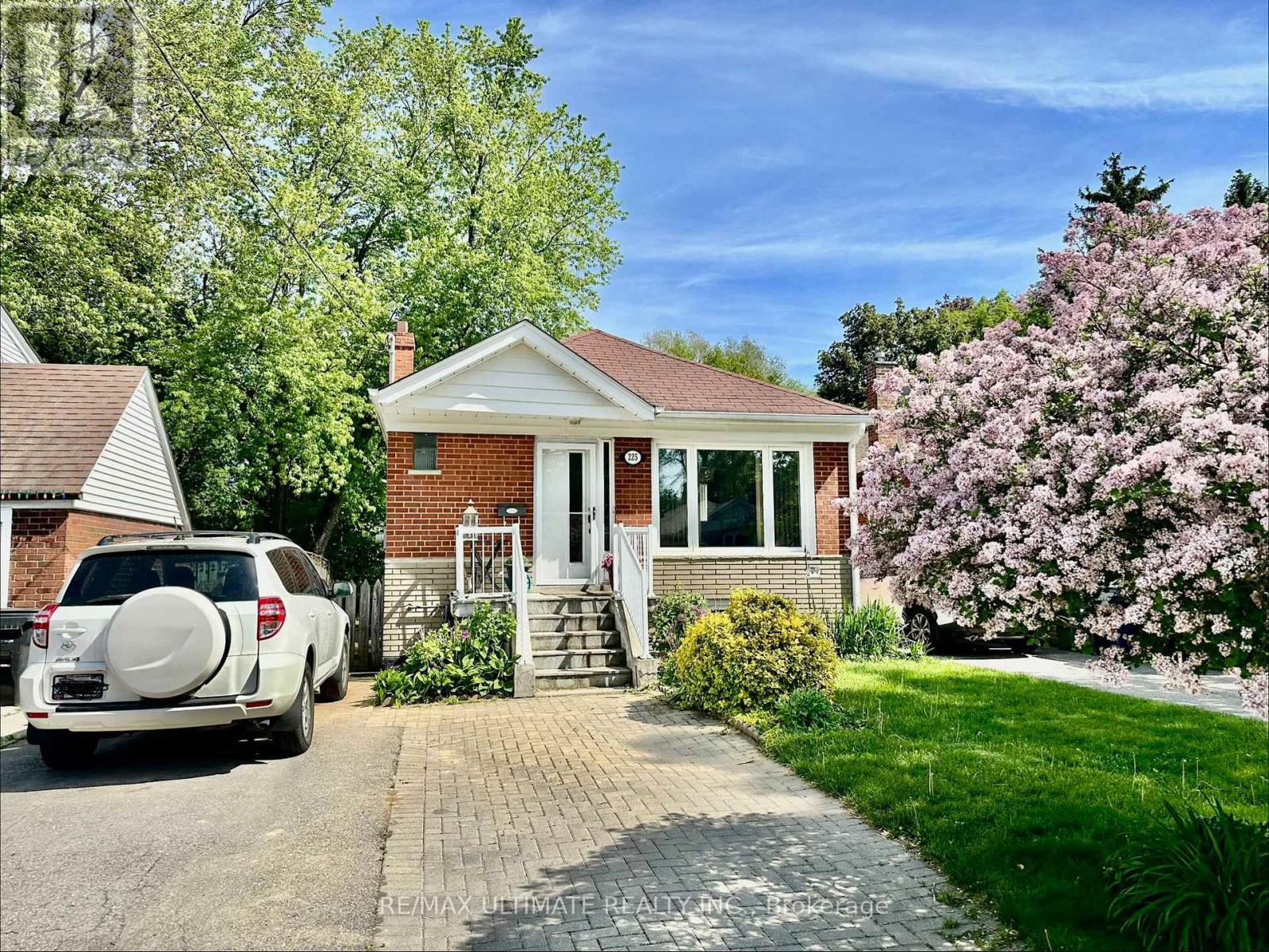 Detached at BSMT - 225 FERRIS ROAD, Toronto