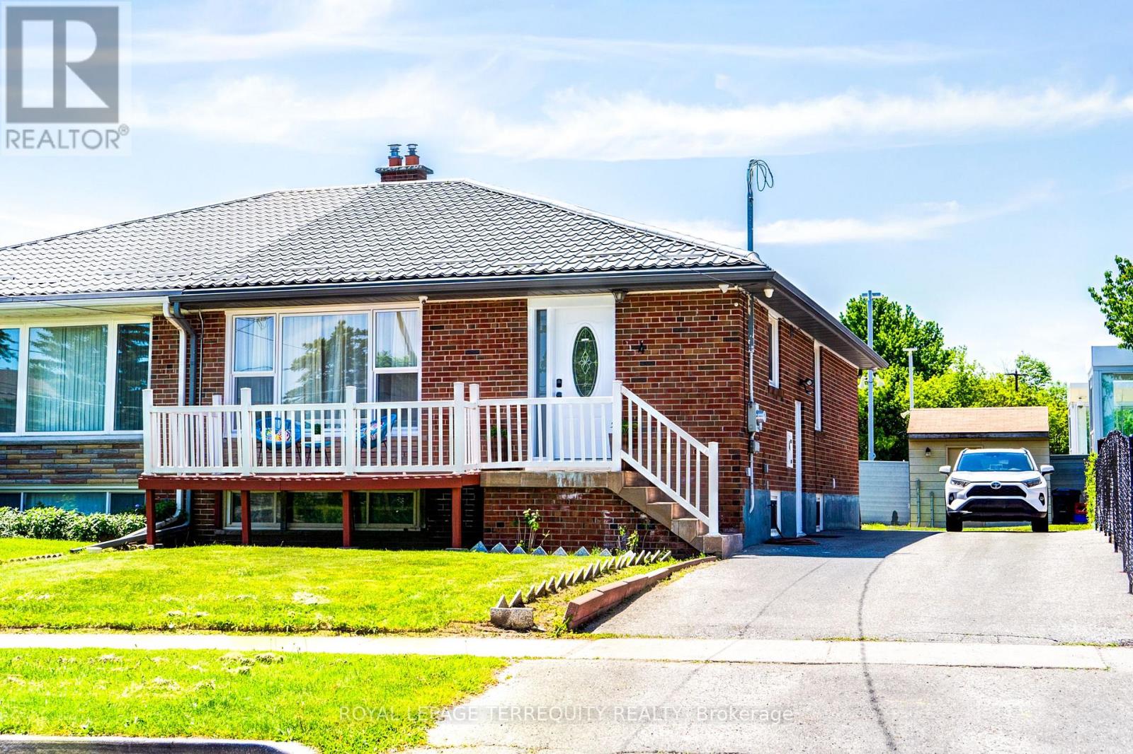 Semi-Detached/Link at 4 THRUSH ROAD, Toronto (Kennedy Park)