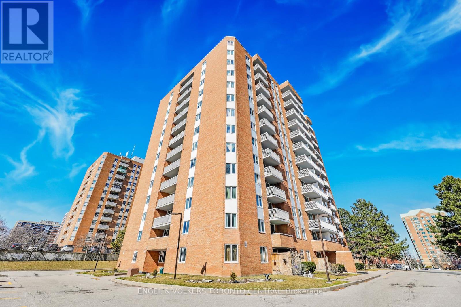 Apartment at 606 - 15 SEWELLS ROAD, Toronto
