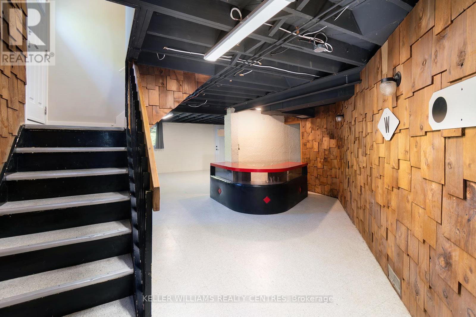 Detached at 2 BANMOOR BOULEVARD, Toronto