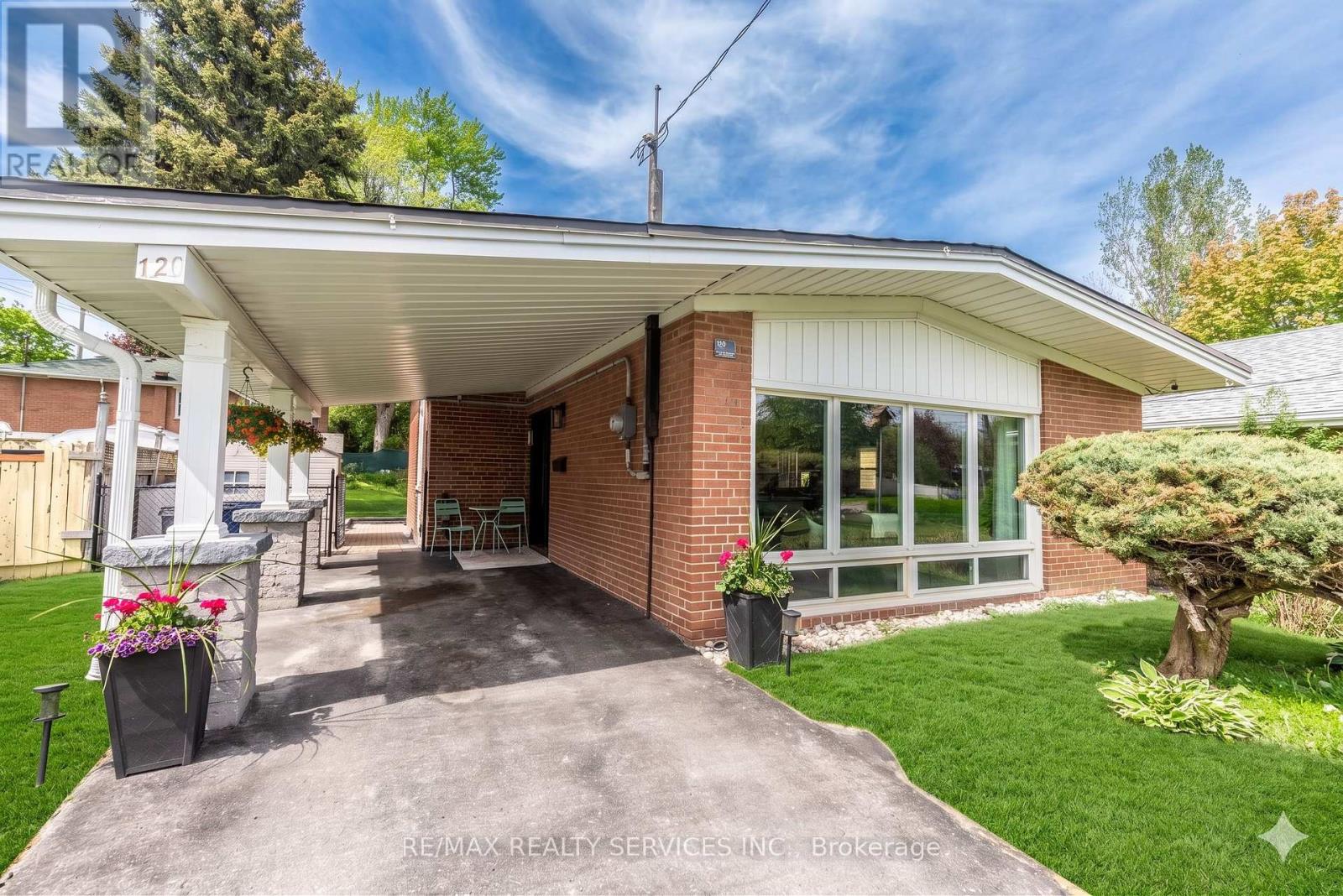 Detached at 126 ROEBUCK DRIVE, Toronto