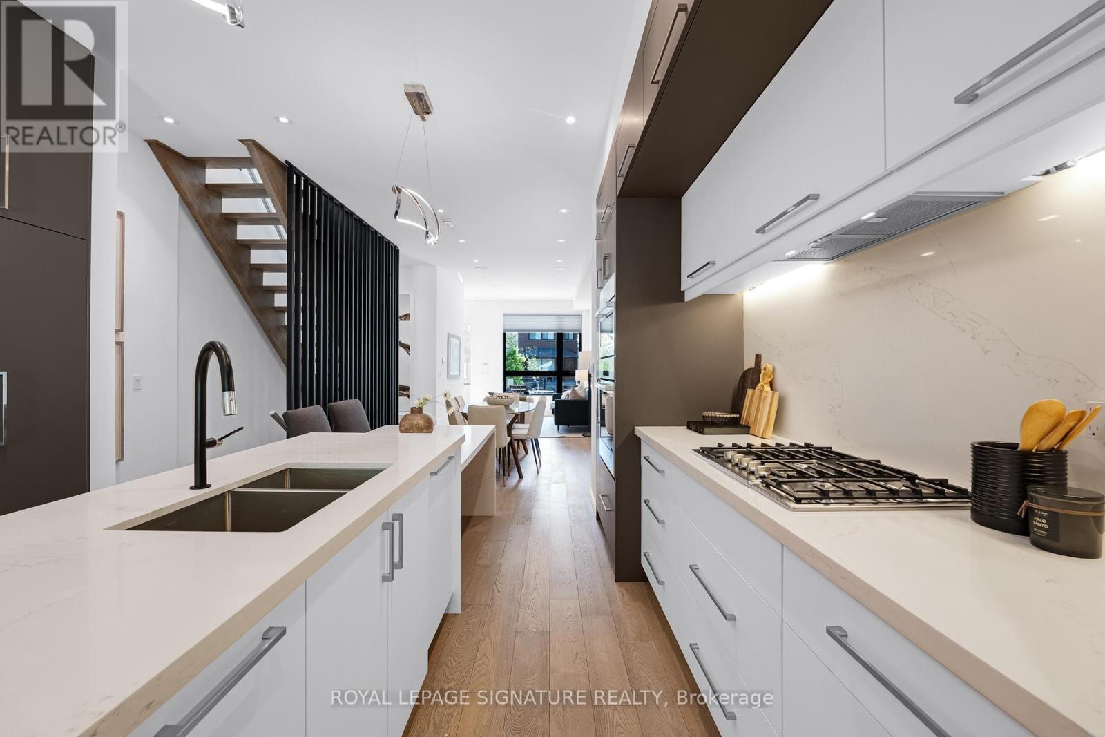 Detached at 39 COLERIDGE AVENUE, Toronto