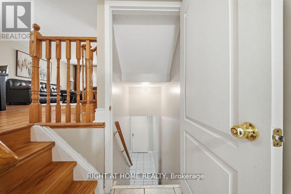 Detached at 25 NOBBS DRIVE, Ajax