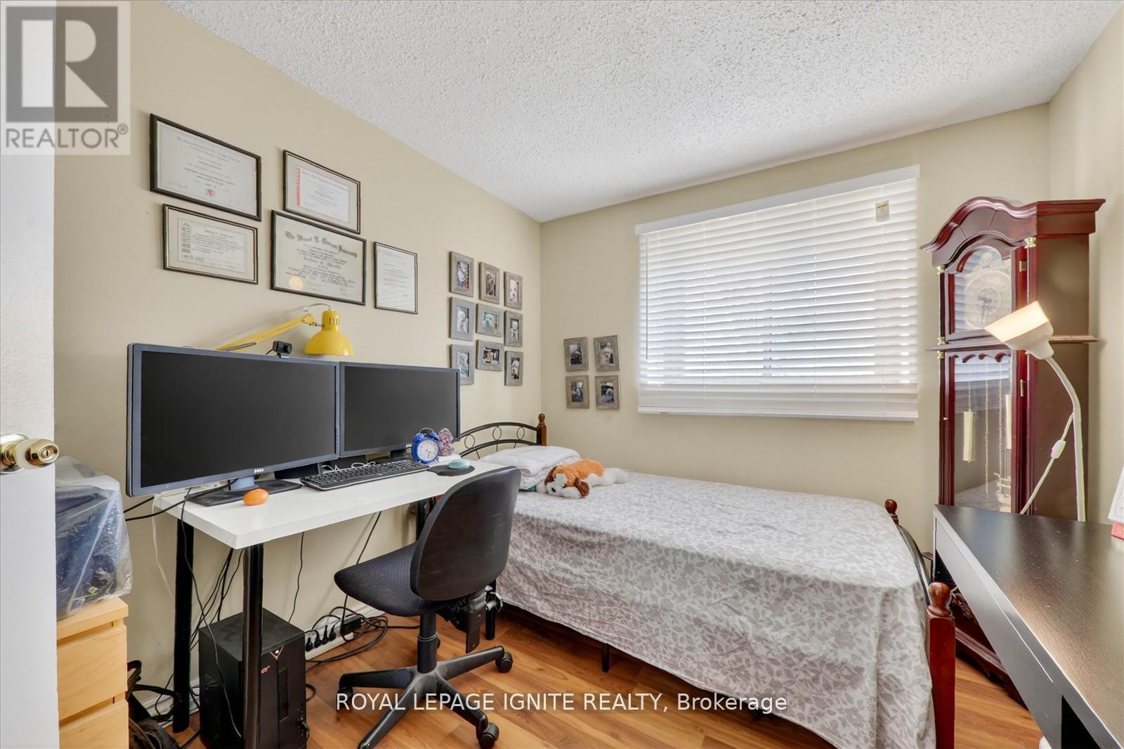 Townhouse at 190 - 41 COLLINSGROVE ROAD, Toronto