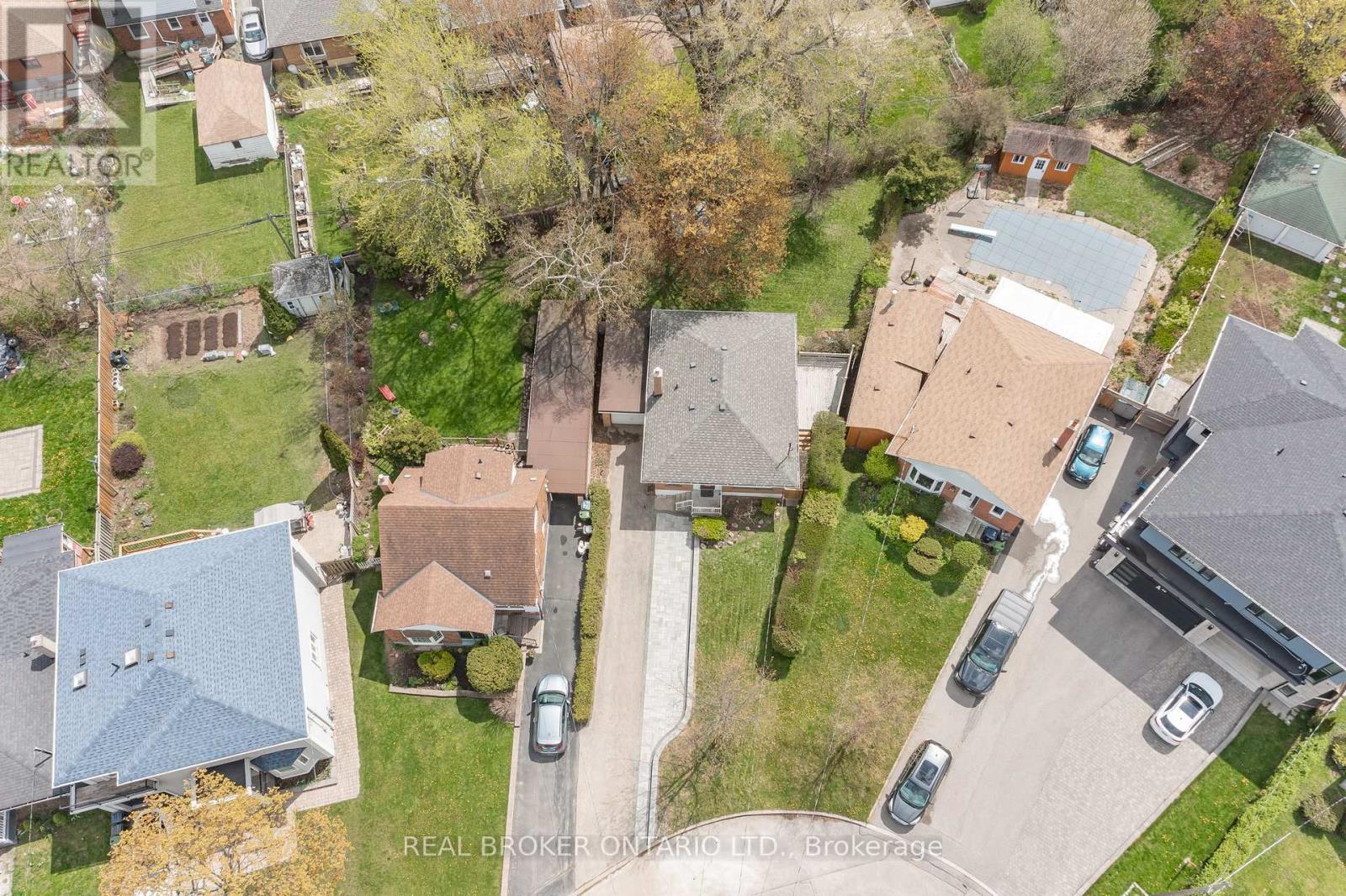 Detached at 32 CHRISTINA CRESCENT, Toronto